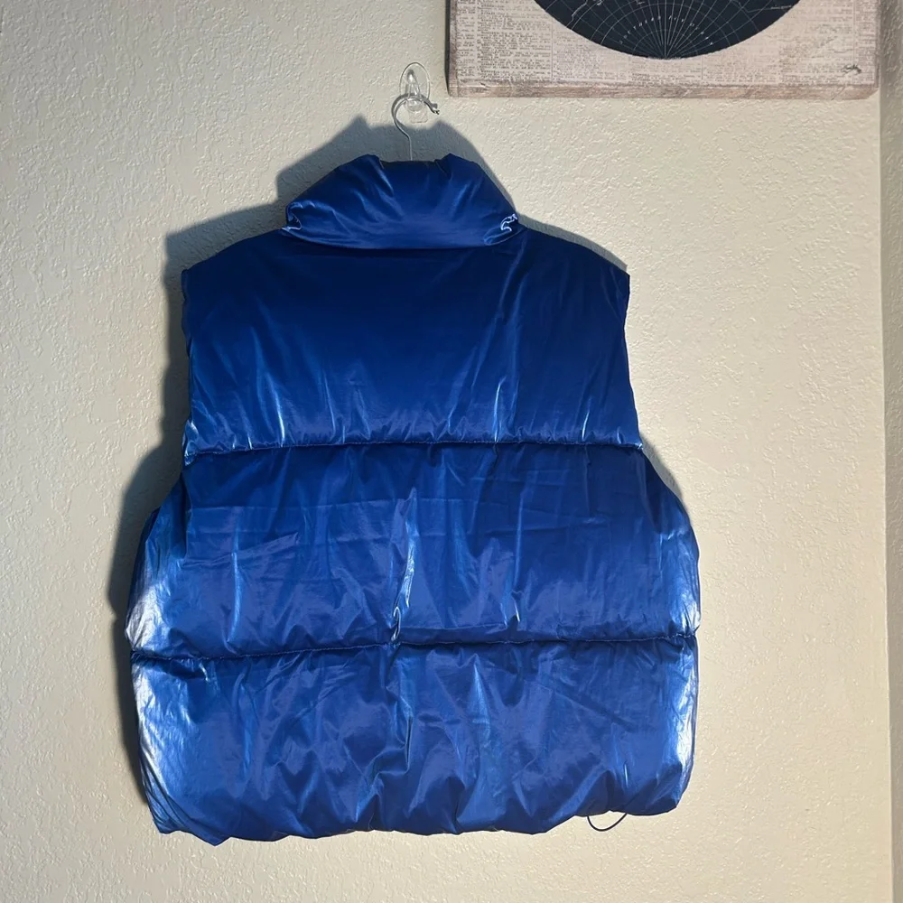 Classic 💙 Old Navy Blue Puffer Vest . - Picture 4 of 4